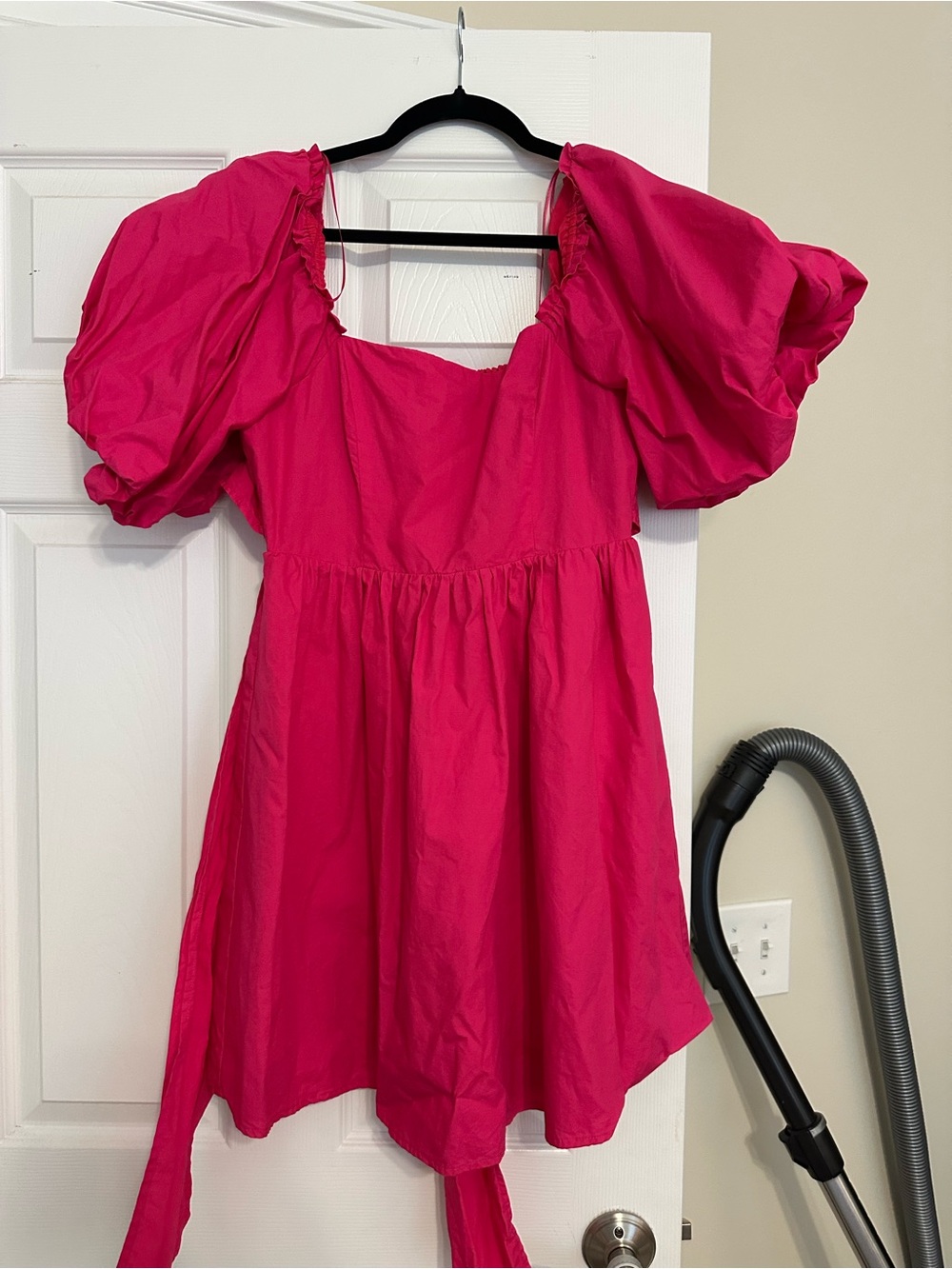 Sugar Lip Fuchsia Puff-Sleeve mini dress